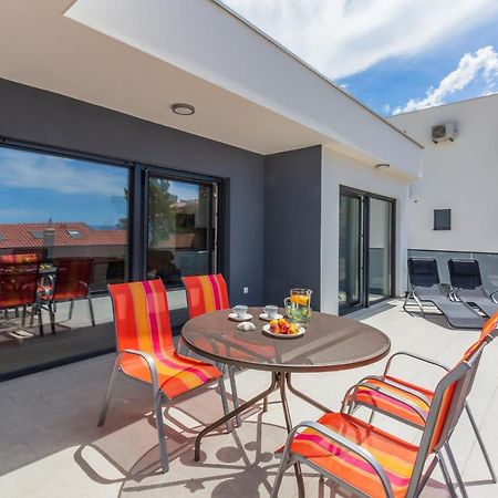 Luxury 2 Bedroom Apartment With Sea View Baška Voda Eksteriør bilde
