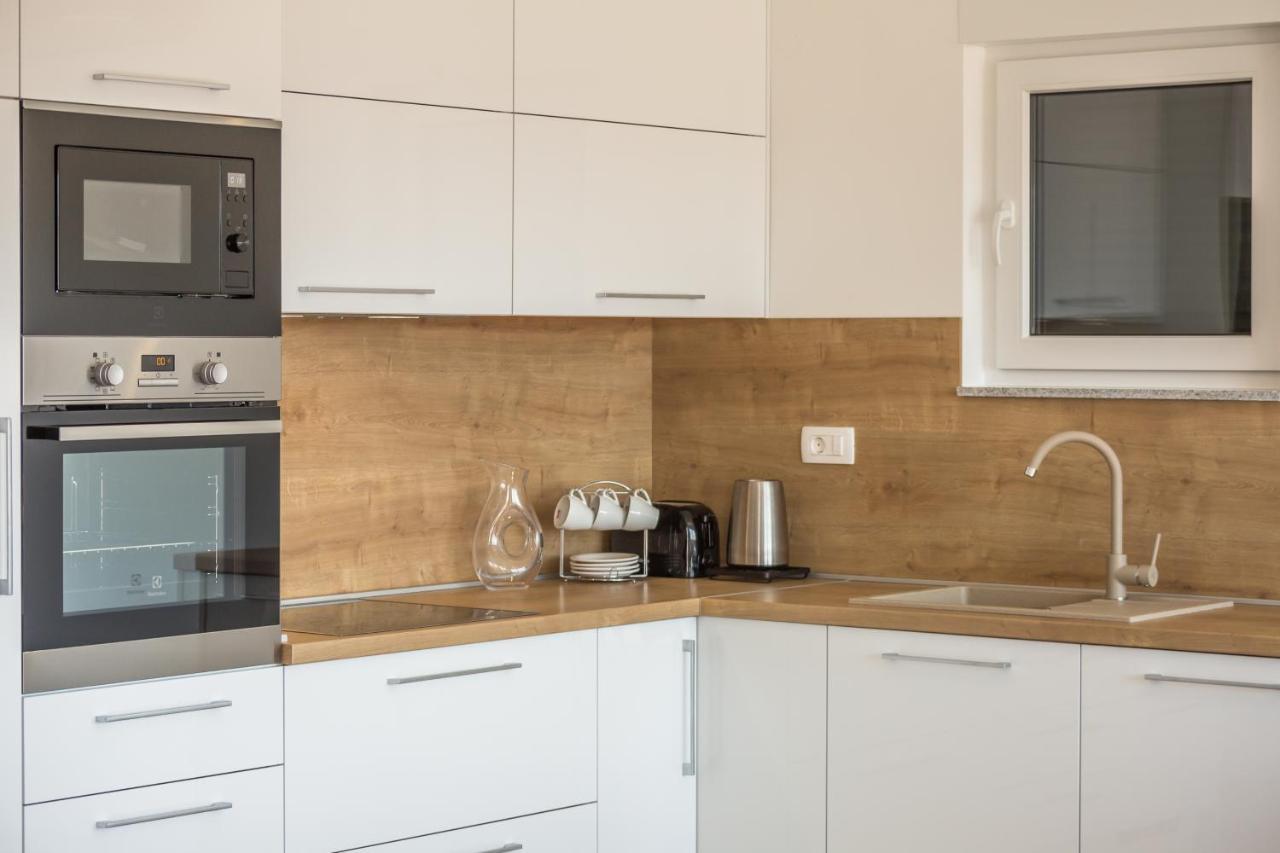 Luxury 2 Bedroom Apartment With Sea View Baška Voda Eksteriør bilde