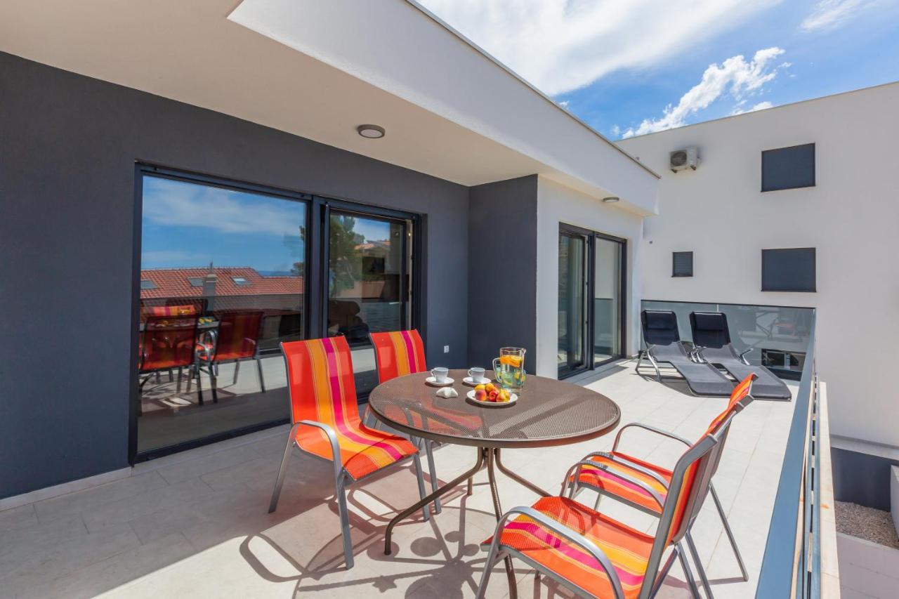 Luxury 2 Bedroom Apartment With Sea View Baška Voda Eksteriør bilde
