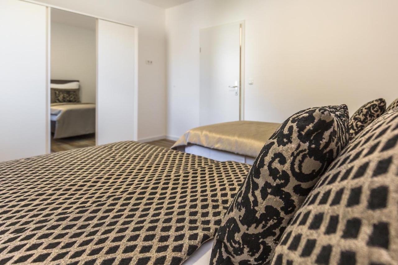 Luxury 2 Bedroom Apartment With Sea View Baška Voda Eksteriør bilde
