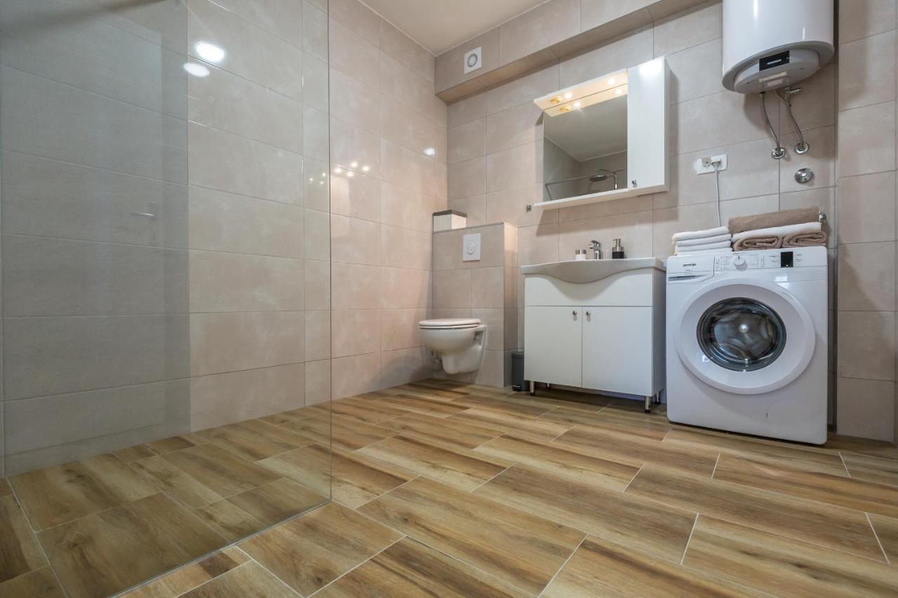 Luxury 2 Bedroom Apartment With Sea View Baška Voda Eksteriør bilde